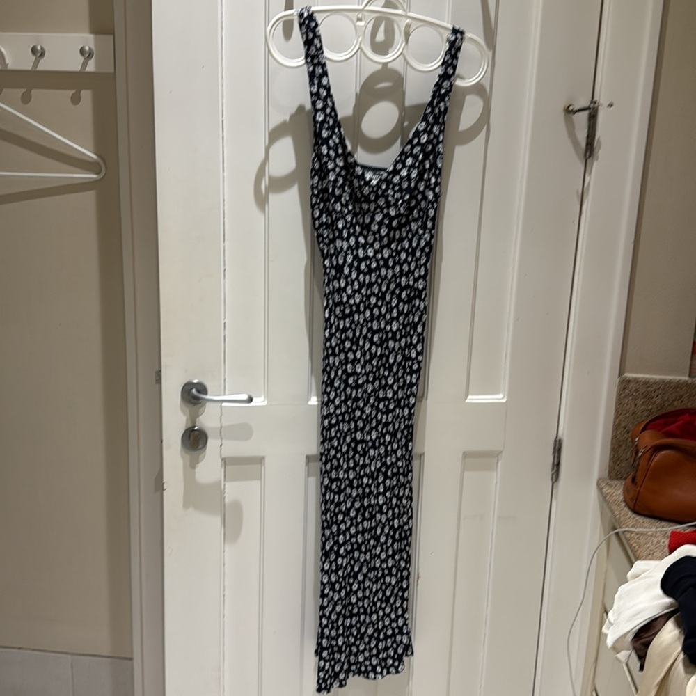 Reformation Beauden midi Dress - Picture 6 of 11